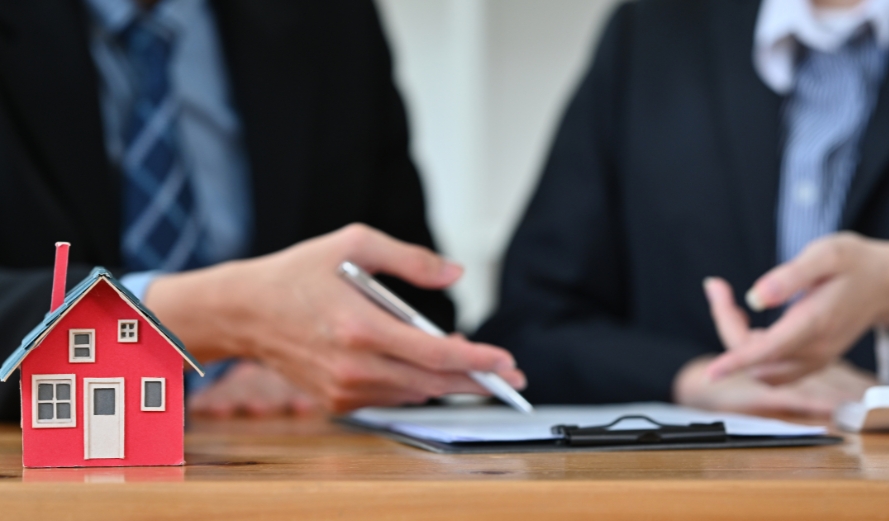 Lender Tips for Homebuyers: Celebrate National Mortgage Professional Month with Signature Homes